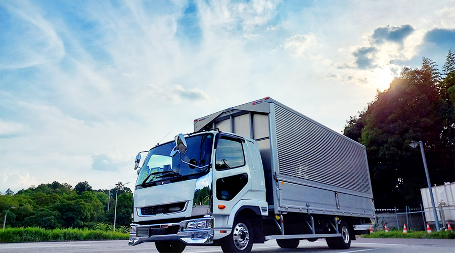 引っ越し運搬用トラック